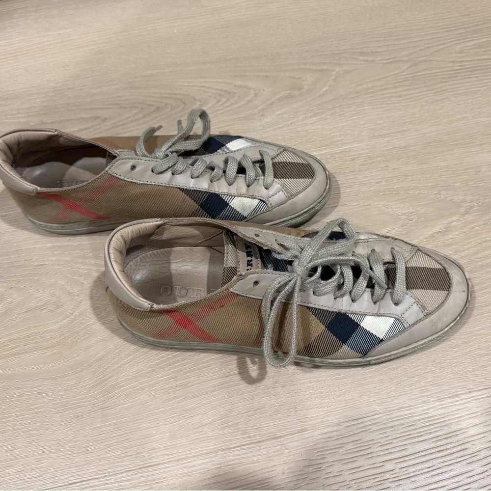 Burberry Beige Plaid Low-Top Sneakers with Red and Black Accents